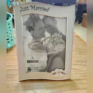 ❤️Free with bundle❤️New 5x7 picture frame